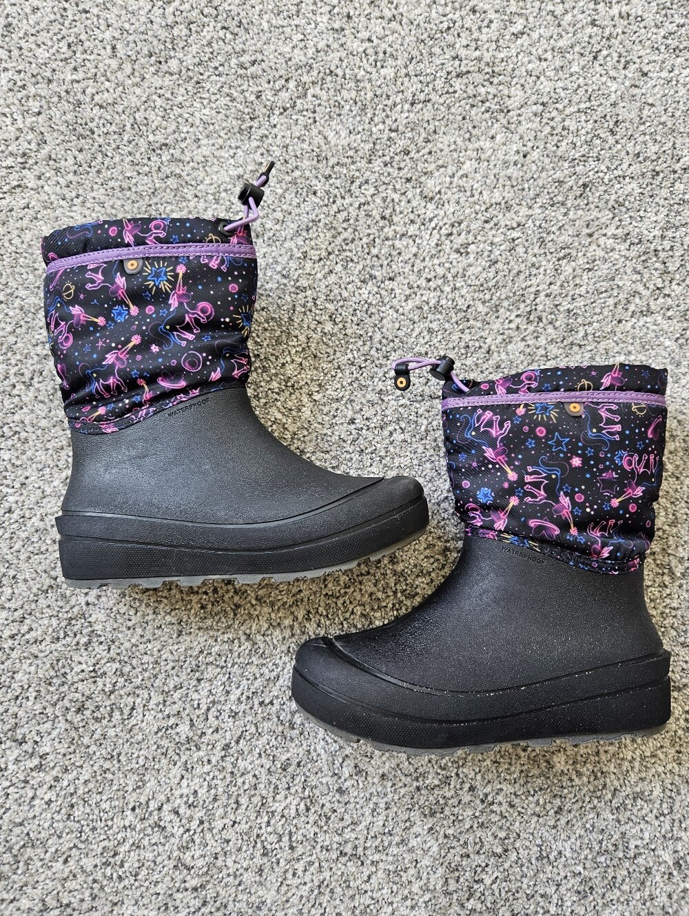 Girls Unicorn Bogs Size 4
